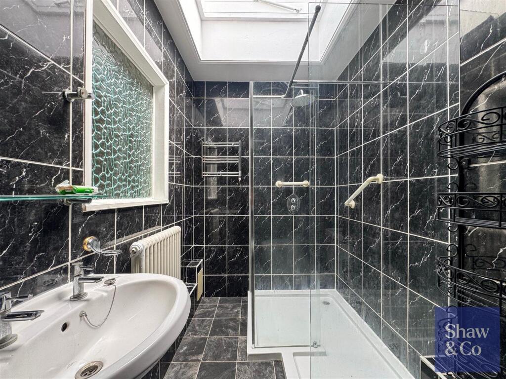 Shower Room.jpeg