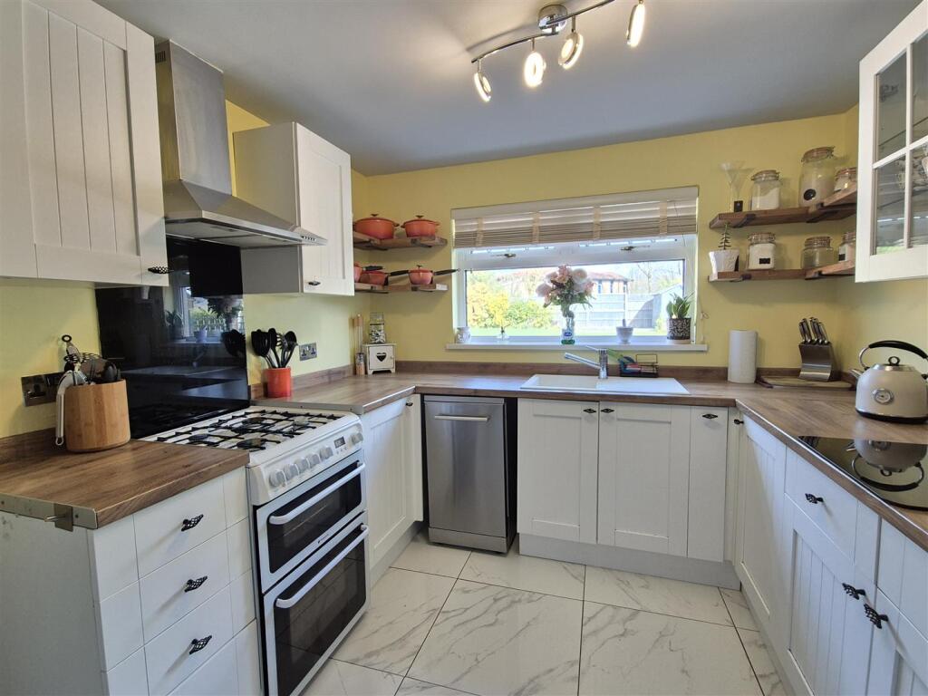 Fitted Kitchen