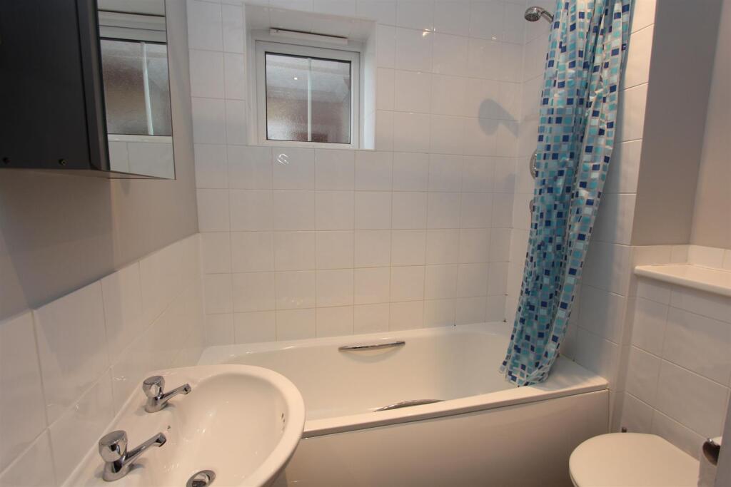 New Bathroom (Custom).JPG