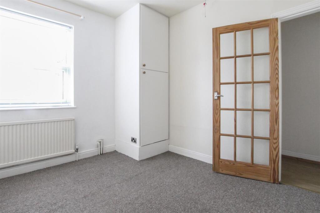 bedroom-2.jpg