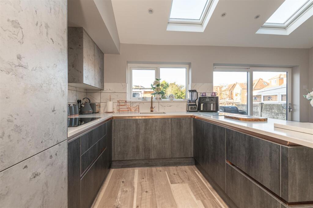 29 - 23 Queens Drive S75 2QQ.jpg