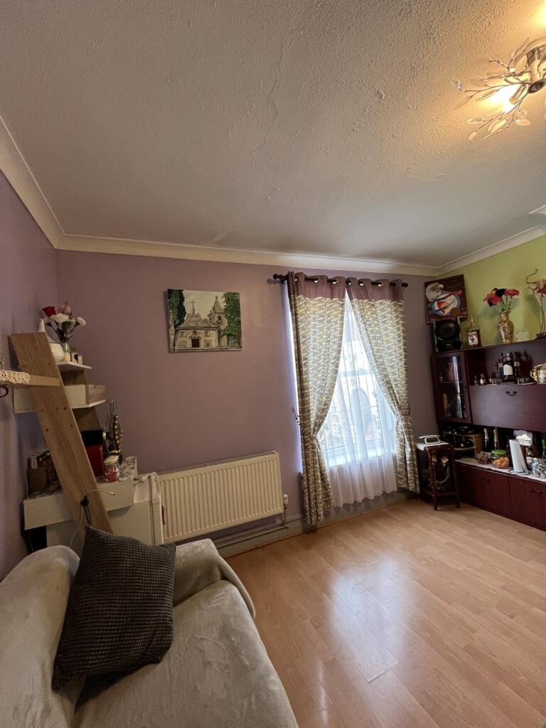 1586e972210d75a66d42beaacfaa44d454adfb0f_thmb_lg