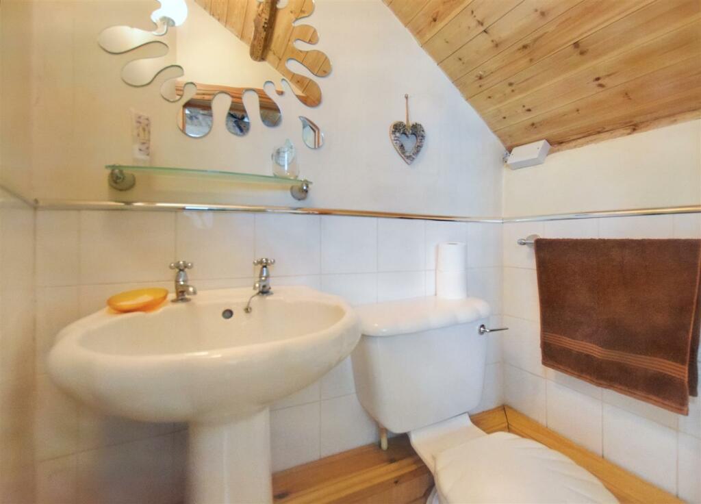 Bedroom Two En-suite