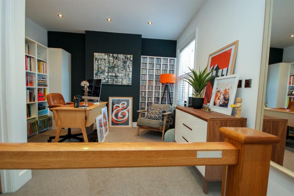 Landing Bedroom 3.jpg