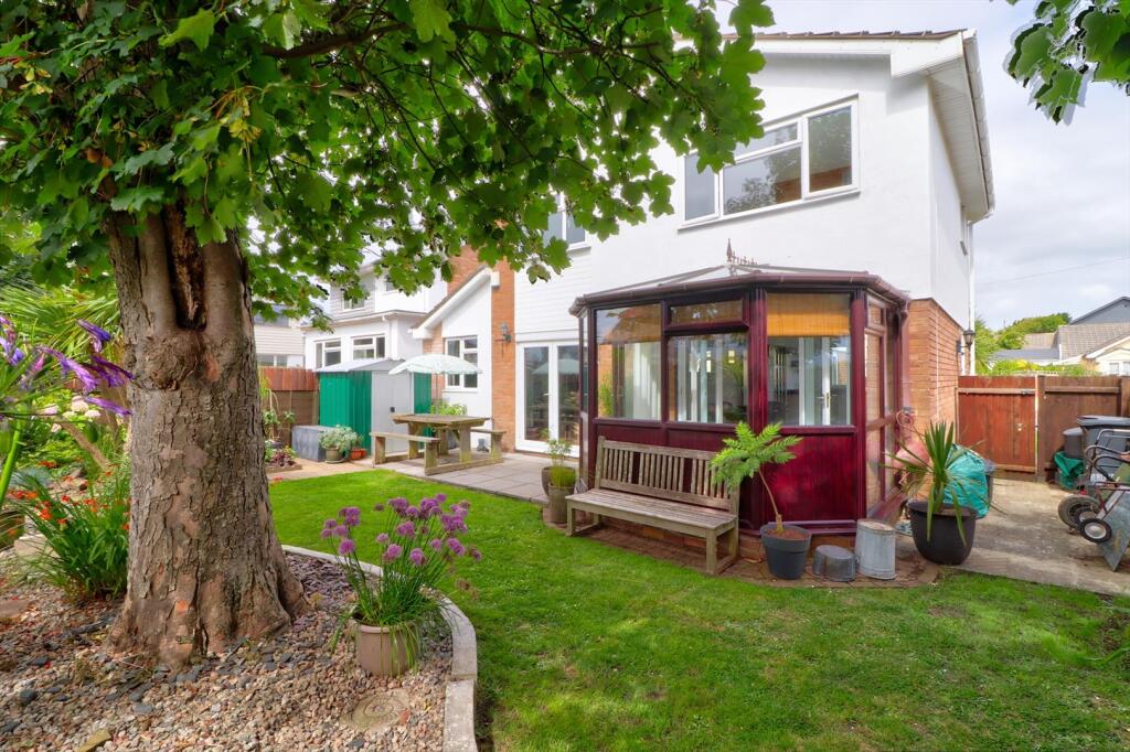 Rear elevation and garden.jpg