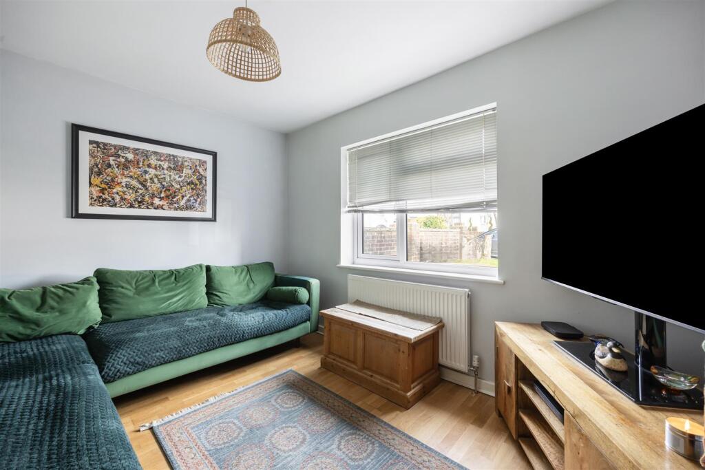 Sitting Room/G/f Bedroom