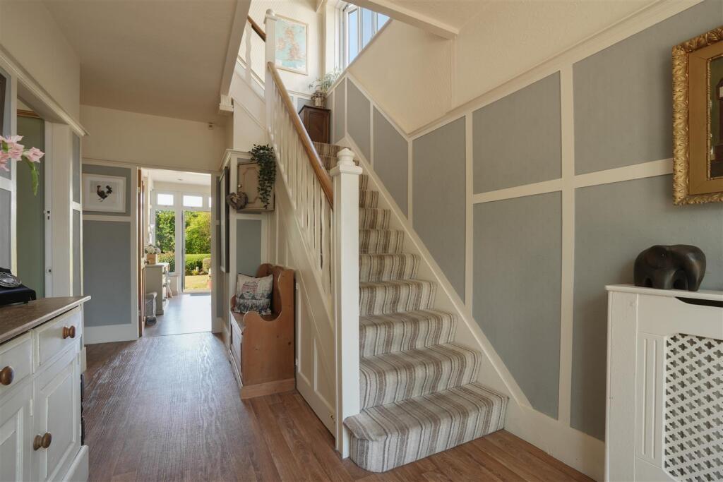 Hallway.jpg