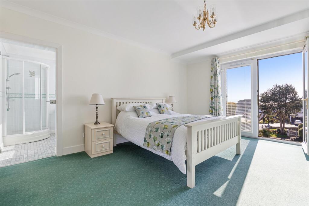 A31 - Rock Edge Rock End Avenue Torquay - 250304.j