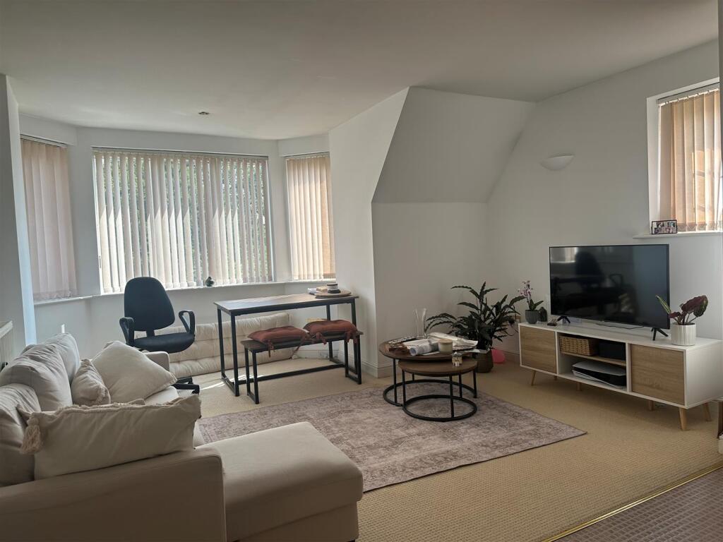 Open Plan Lounge 1.jpg