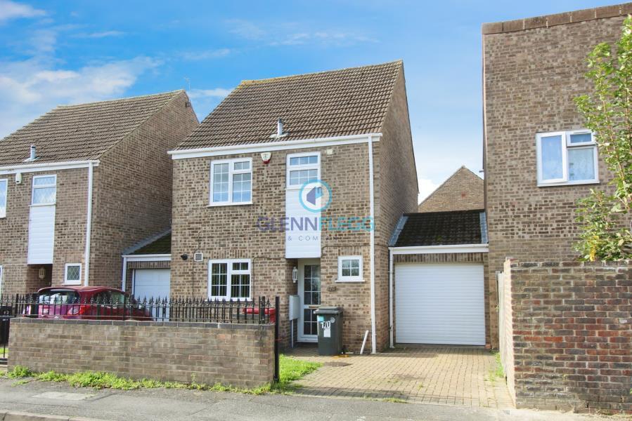 Rochford Gardens, Slough