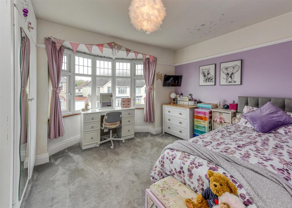 36 Pennhouse Avenue-Bedroom 2.jpg