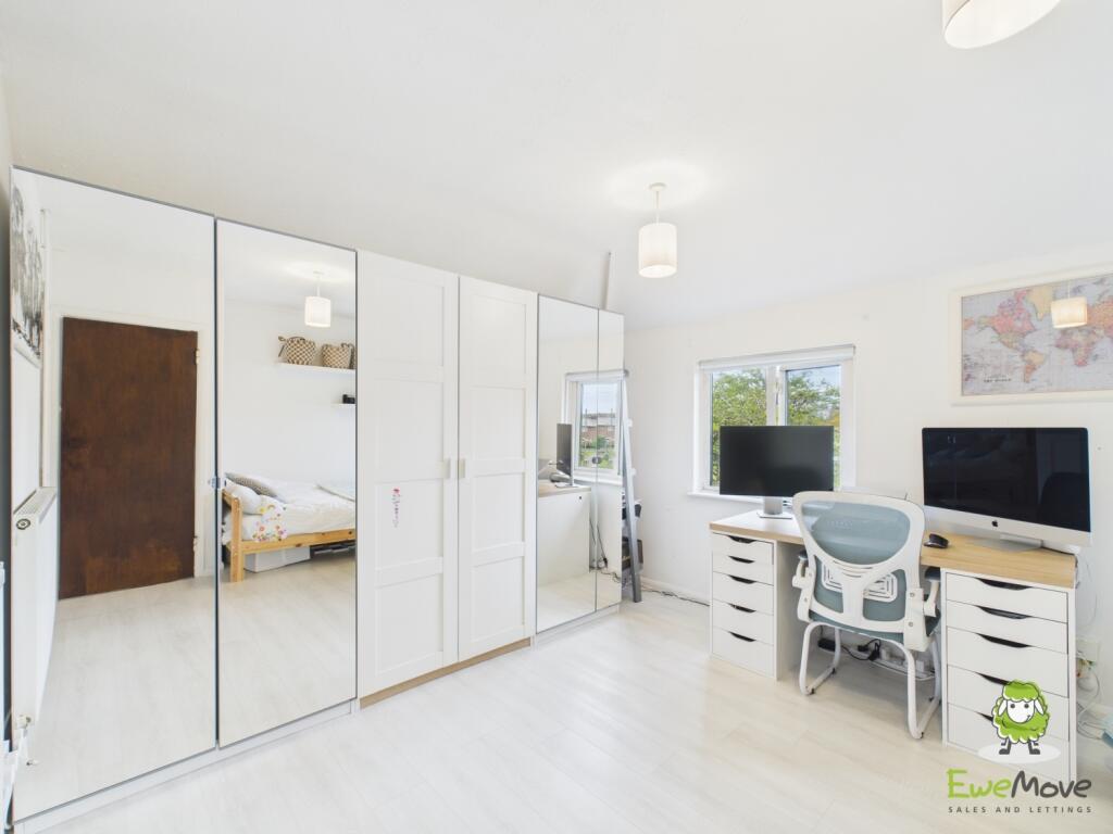 EweMove Estate Agents Basingstoke - St Andrews Roa