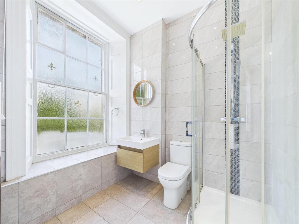 4 - 1 Bedroom Flat in Clifton.jpg