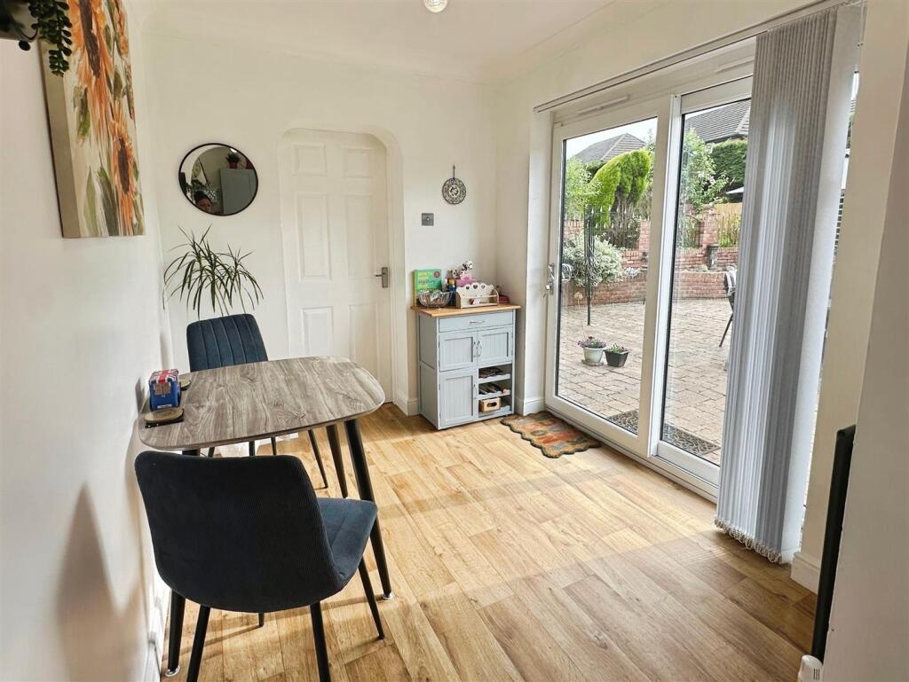 Breakfast Room