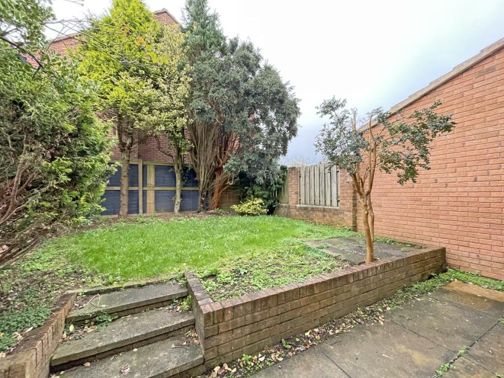 Ashtree Close 2 Garden 2.jpg
