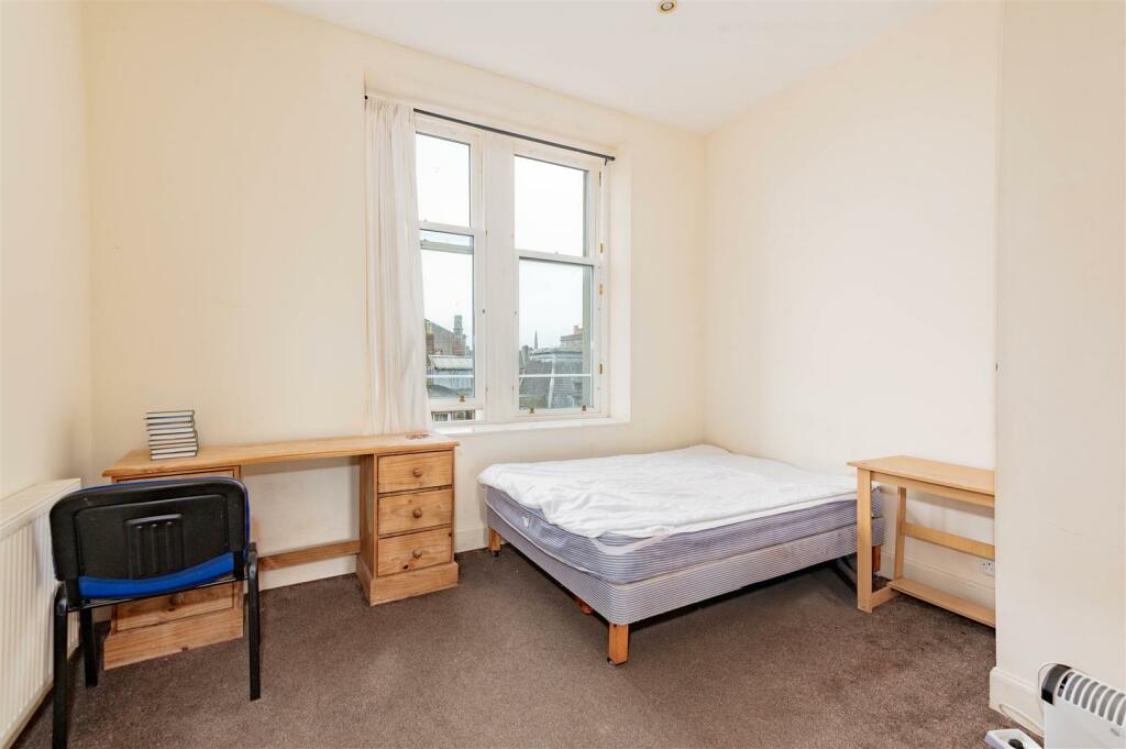 Flat 4 21 Commercial Street Dundee-4.JPG