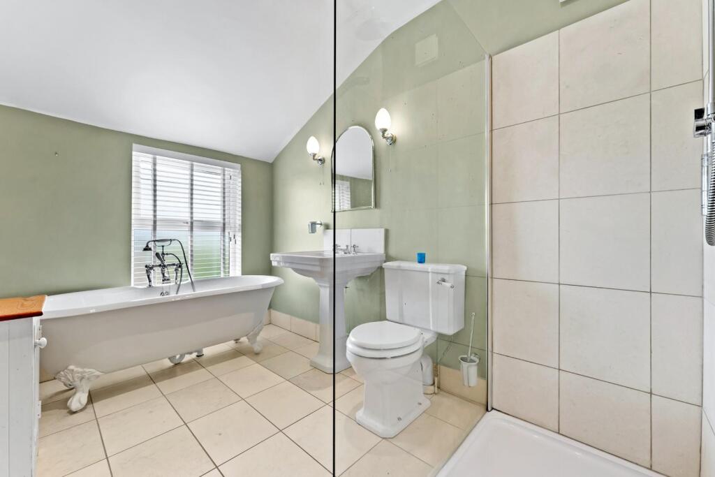 111 HEYES LANE-17.jpg