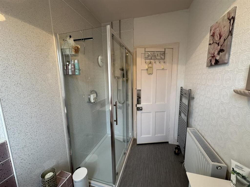 shower room 2.JPEG