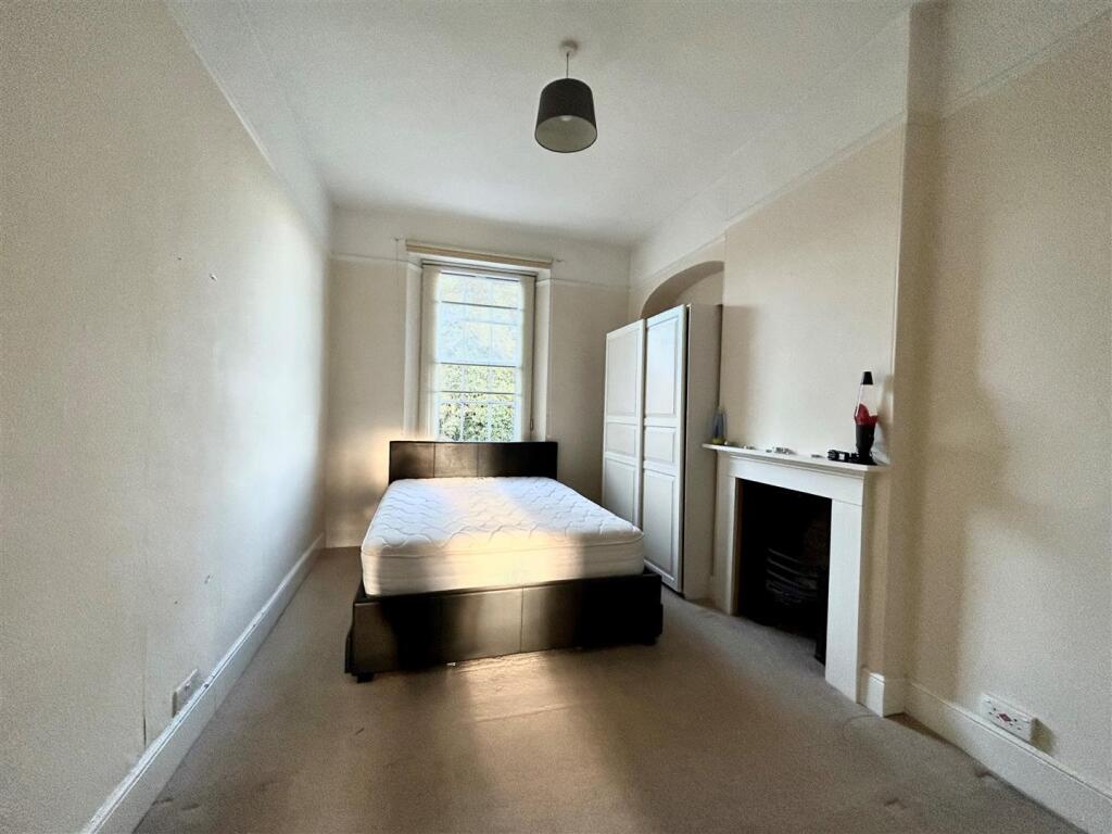 Bedroom.jpg