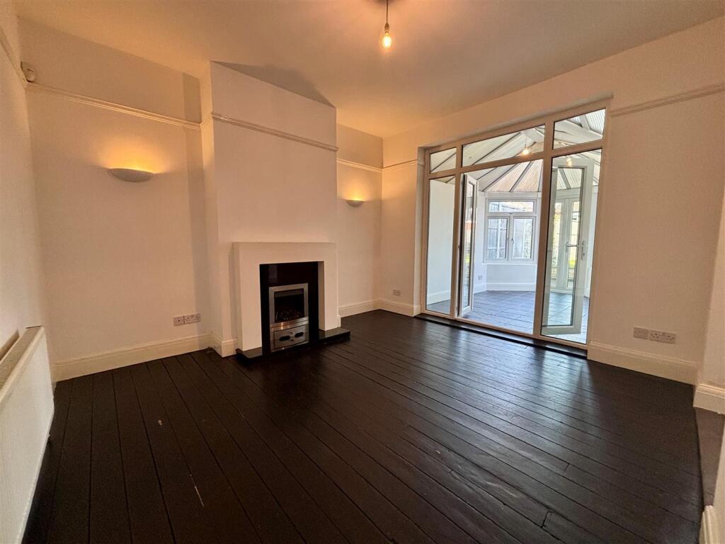 Dining Room.jpg