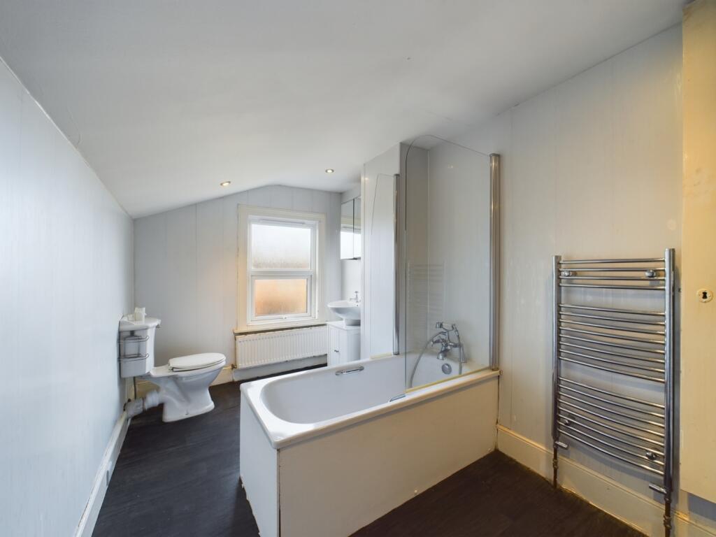 CAM01740G0-PR0313-STILL001