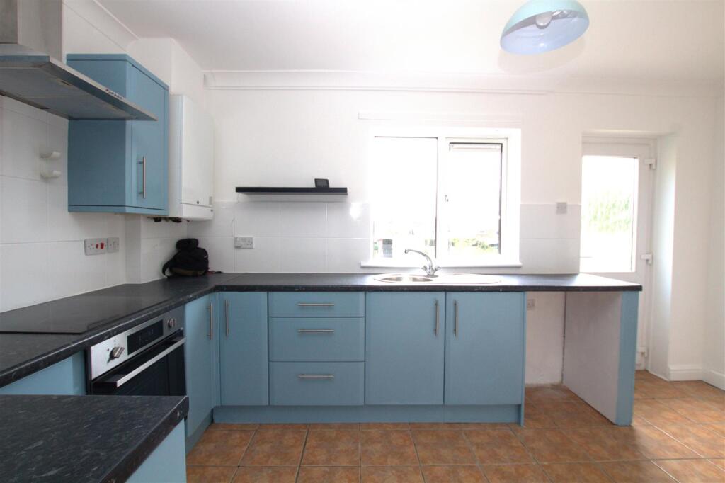 KITCHEN ANGLE 1.jpg