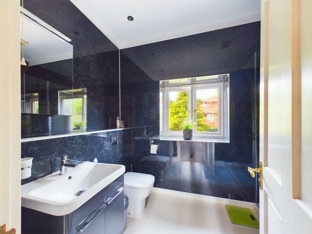 En-suite shower room