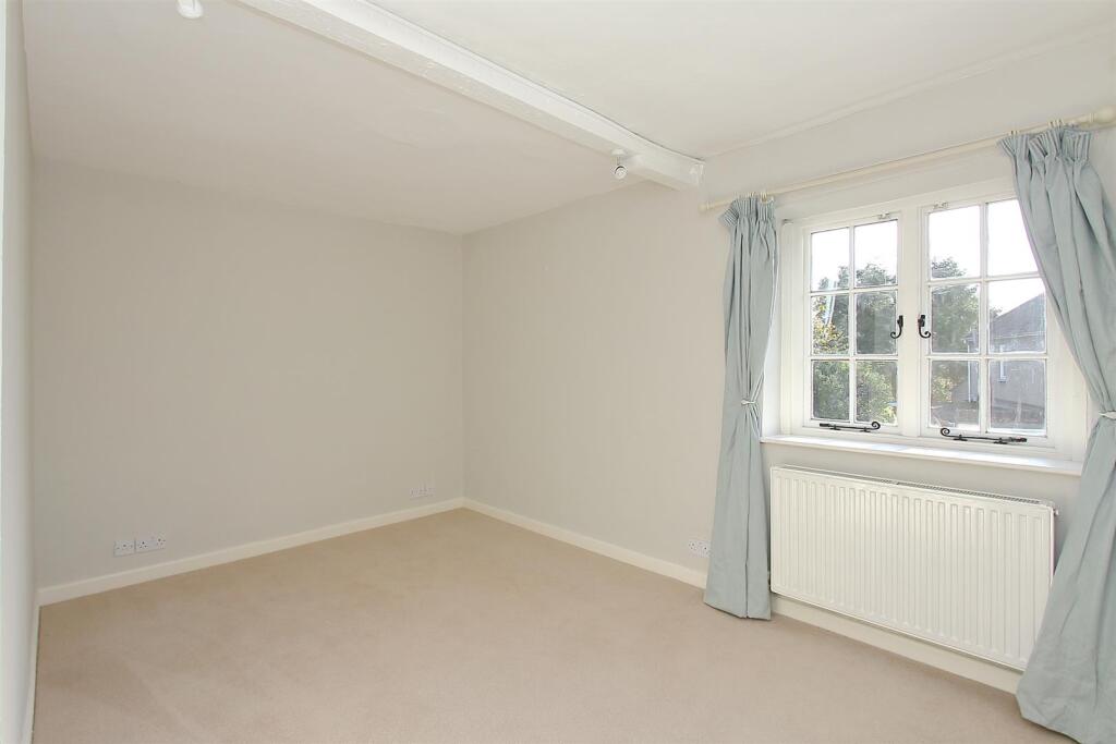 4 mill race close PH16.JPG