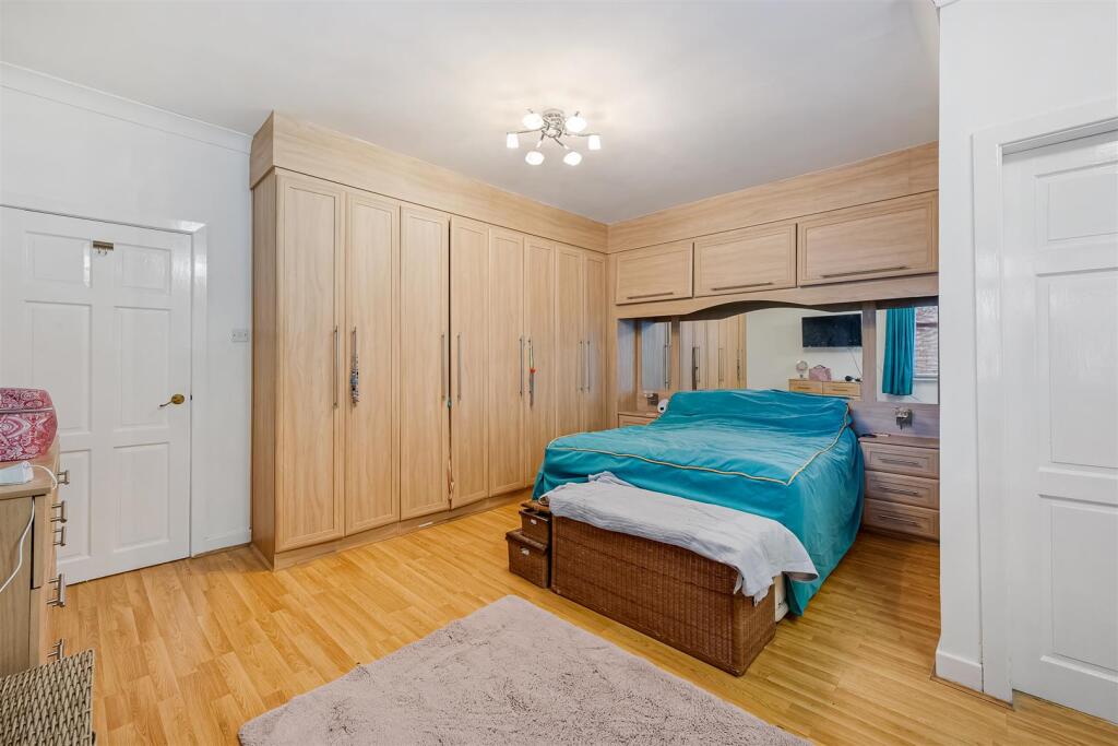Bedroom One (2).jpg