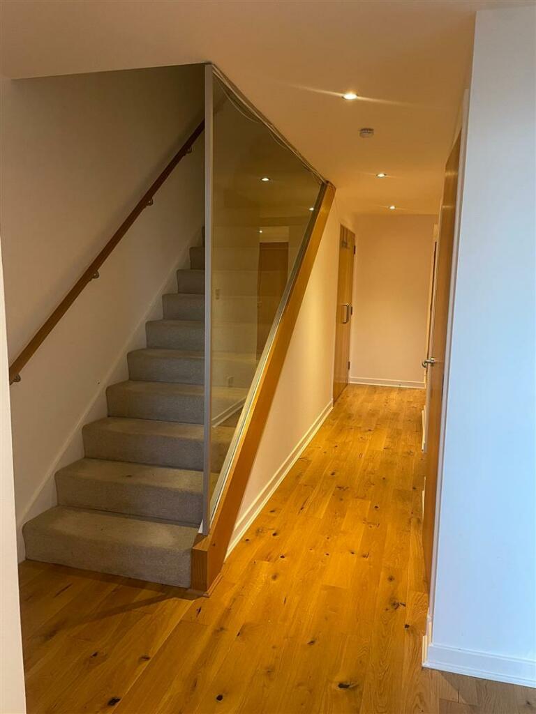 303 Glas Hbr Terr (11).jpg