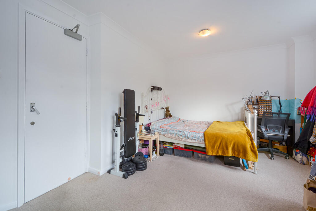 6 Bray Crescent(9...