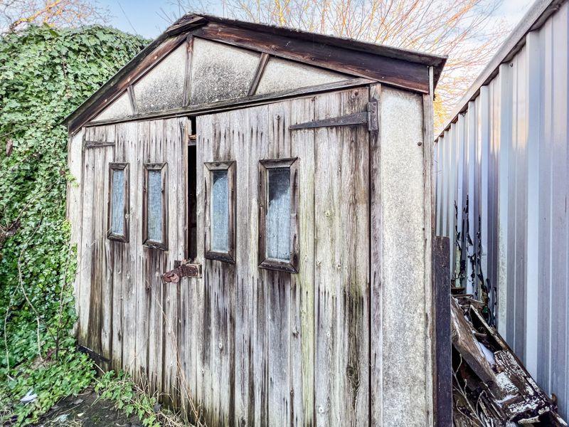 TIMBER GARAGE