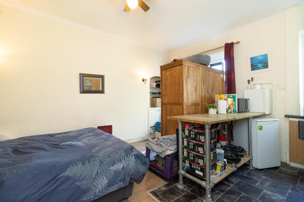 Open-Plan Kitchen/Living Area