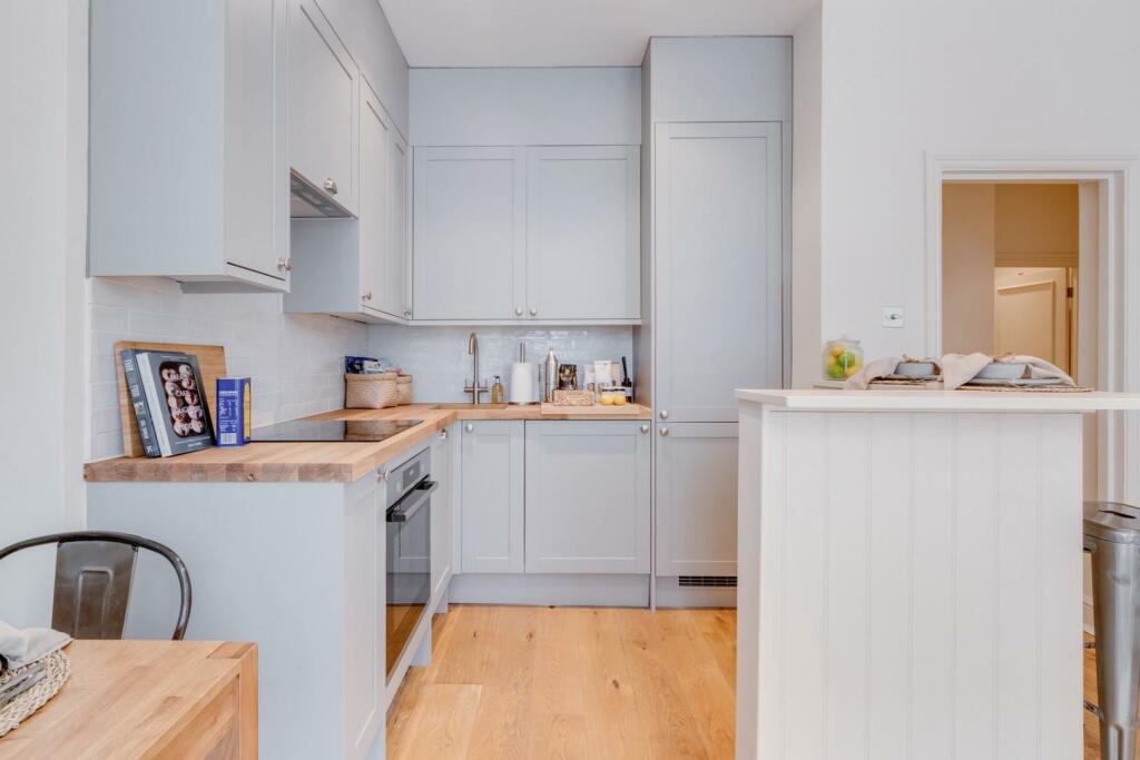 KITCHEN 2.jpg