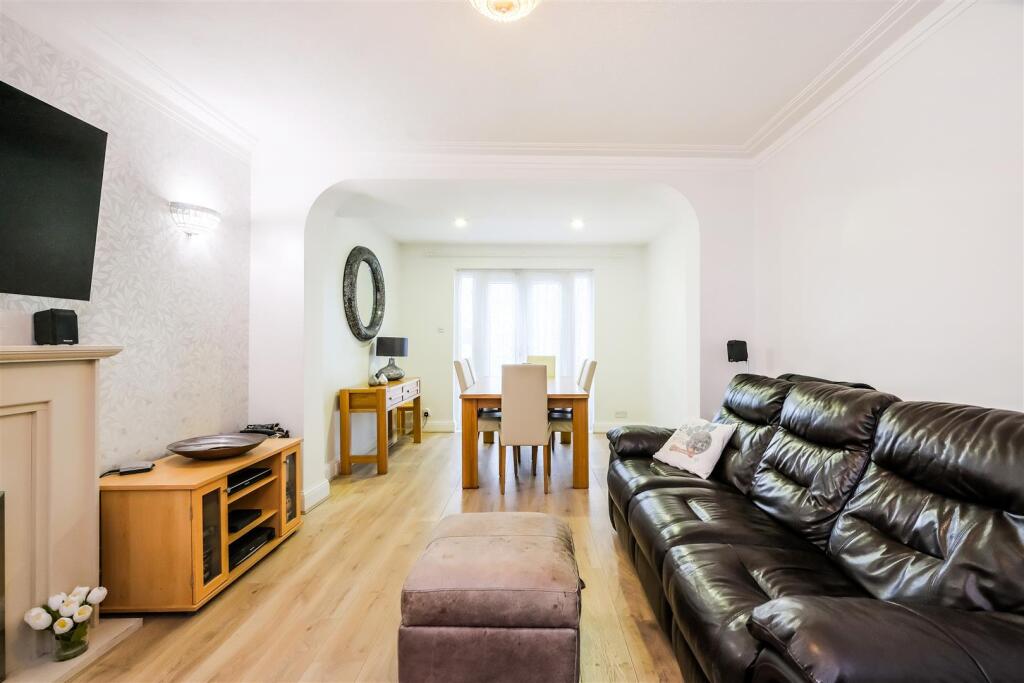 10, Priory Close-27.jpg