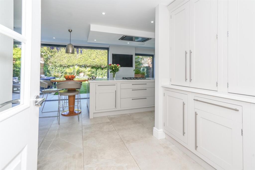 10 Alderman Way (24).jpg