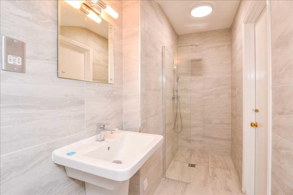Ensuite shower room