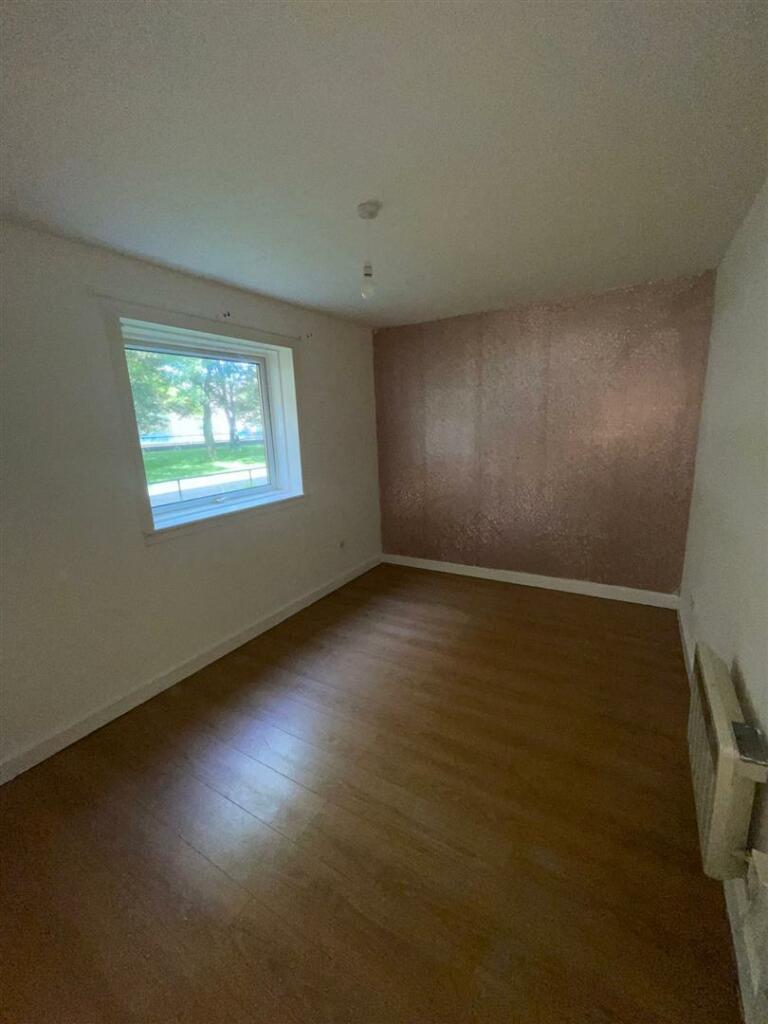 12 Ferryden Court Bedroom2.jpg
