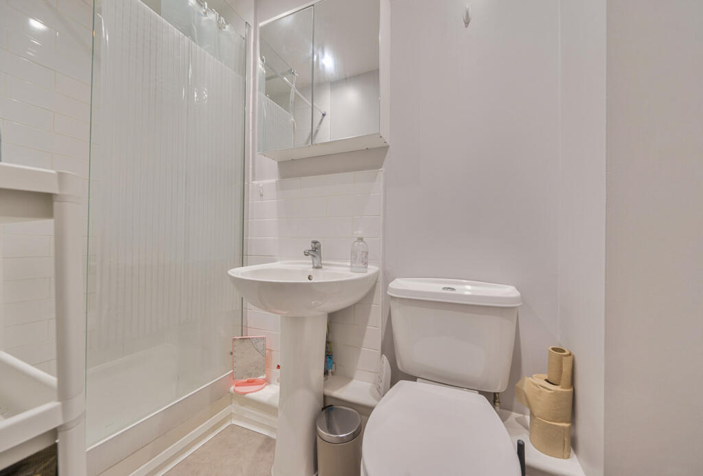 1306575-5-684ab02...