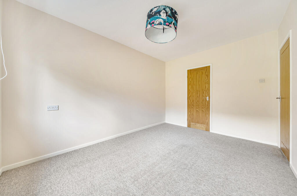 1383582-15-692456...