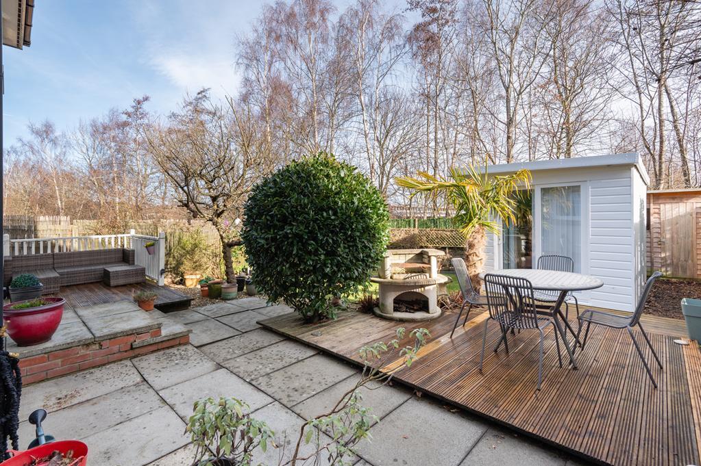 UPPER DECKING