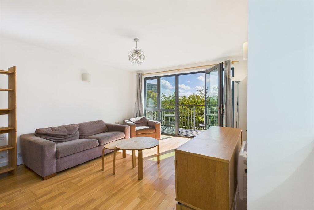 Living Room / Kitche