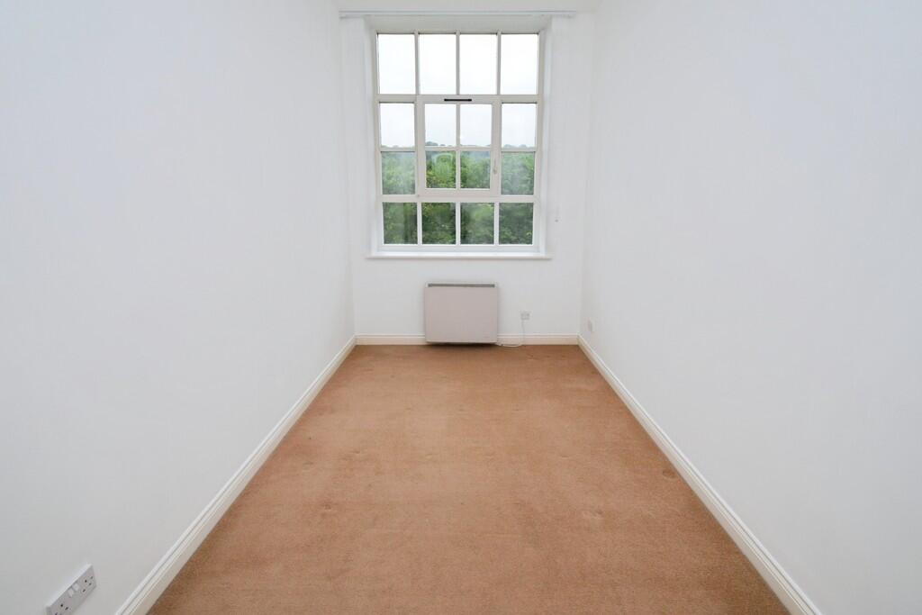 66a0a50b-Bedroom