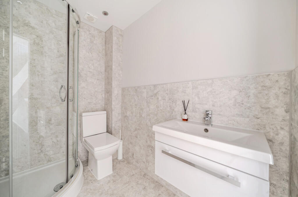 1372368-14-6900d2...