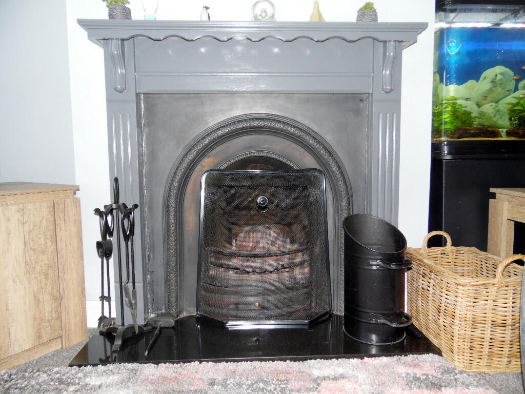 LOUNGE &amp; DINING ROOM