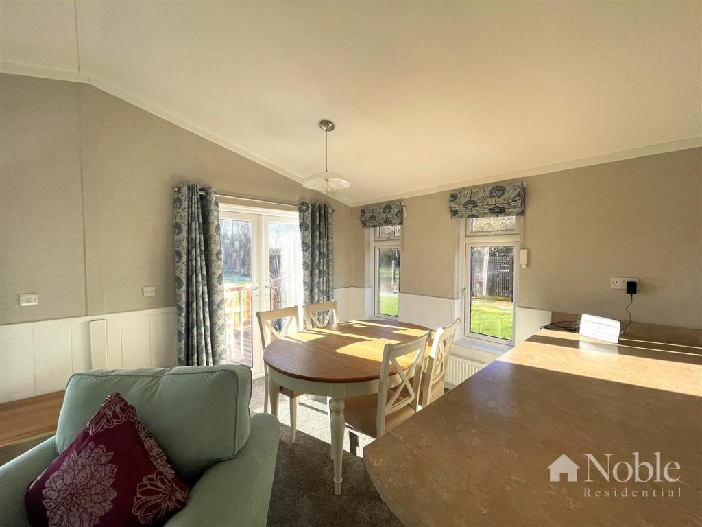 Open Plan Living/Kitchen/Dining Area