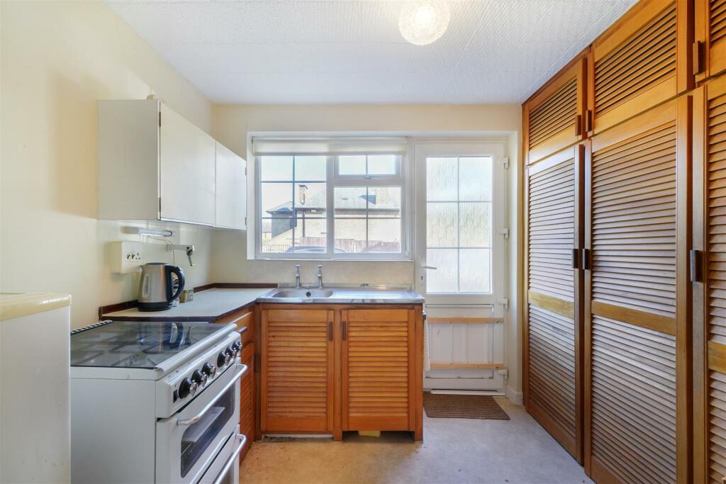 50 Elms Lane - fV7LP3B36XQ0ayxwqa7Y.jpg