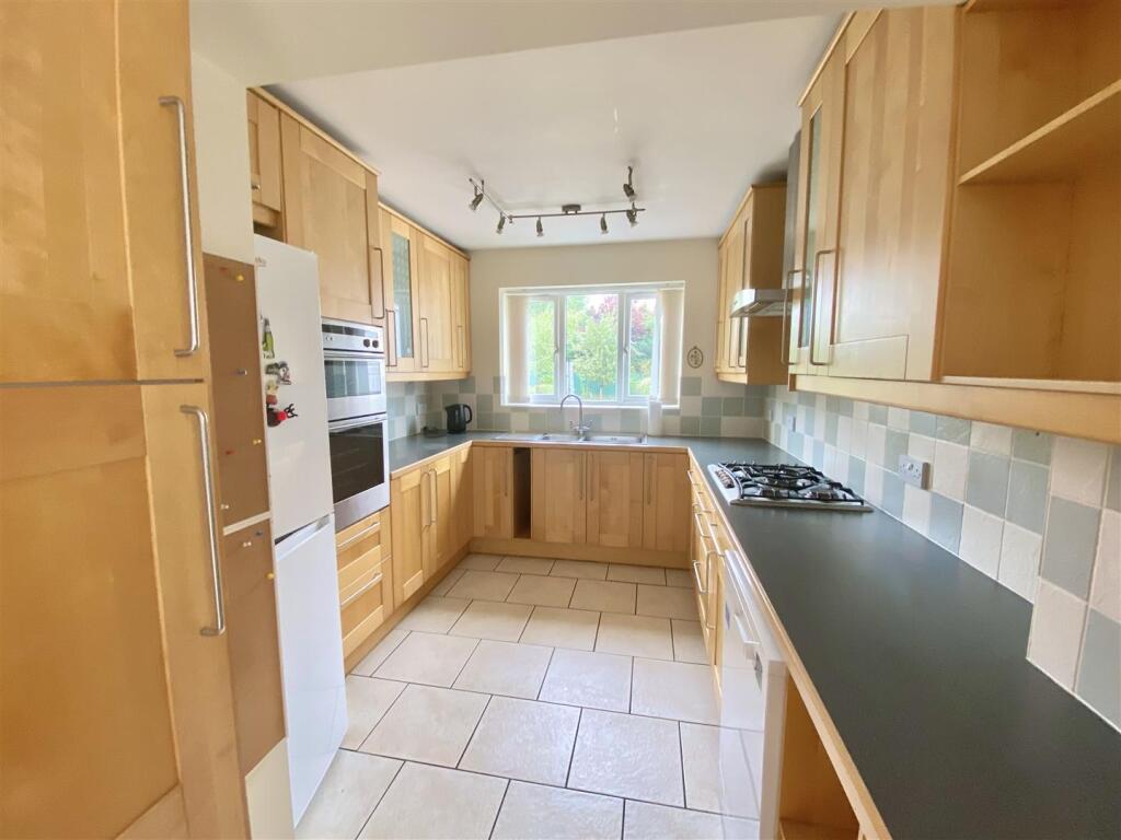 11 Bank Drive-11.jpg