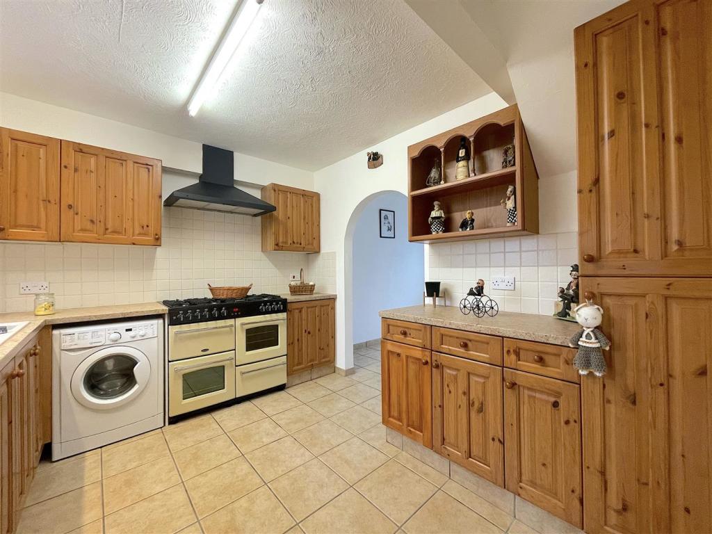 Kitchen (3).jpeg