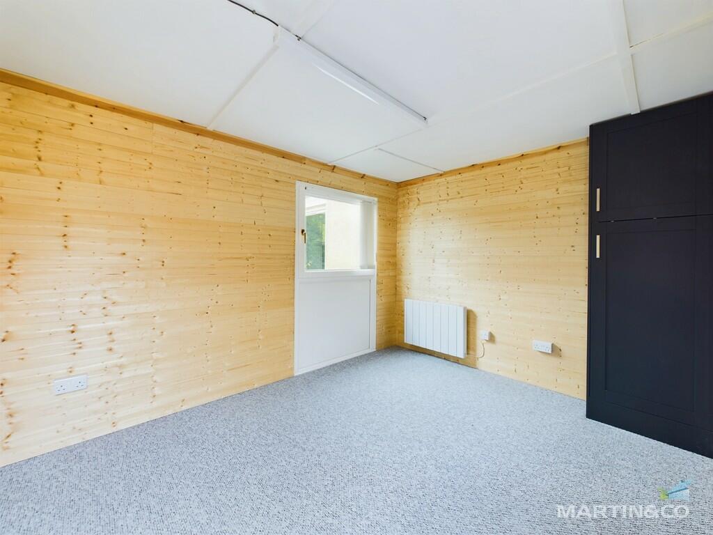 CAM03111G0-PR0172...